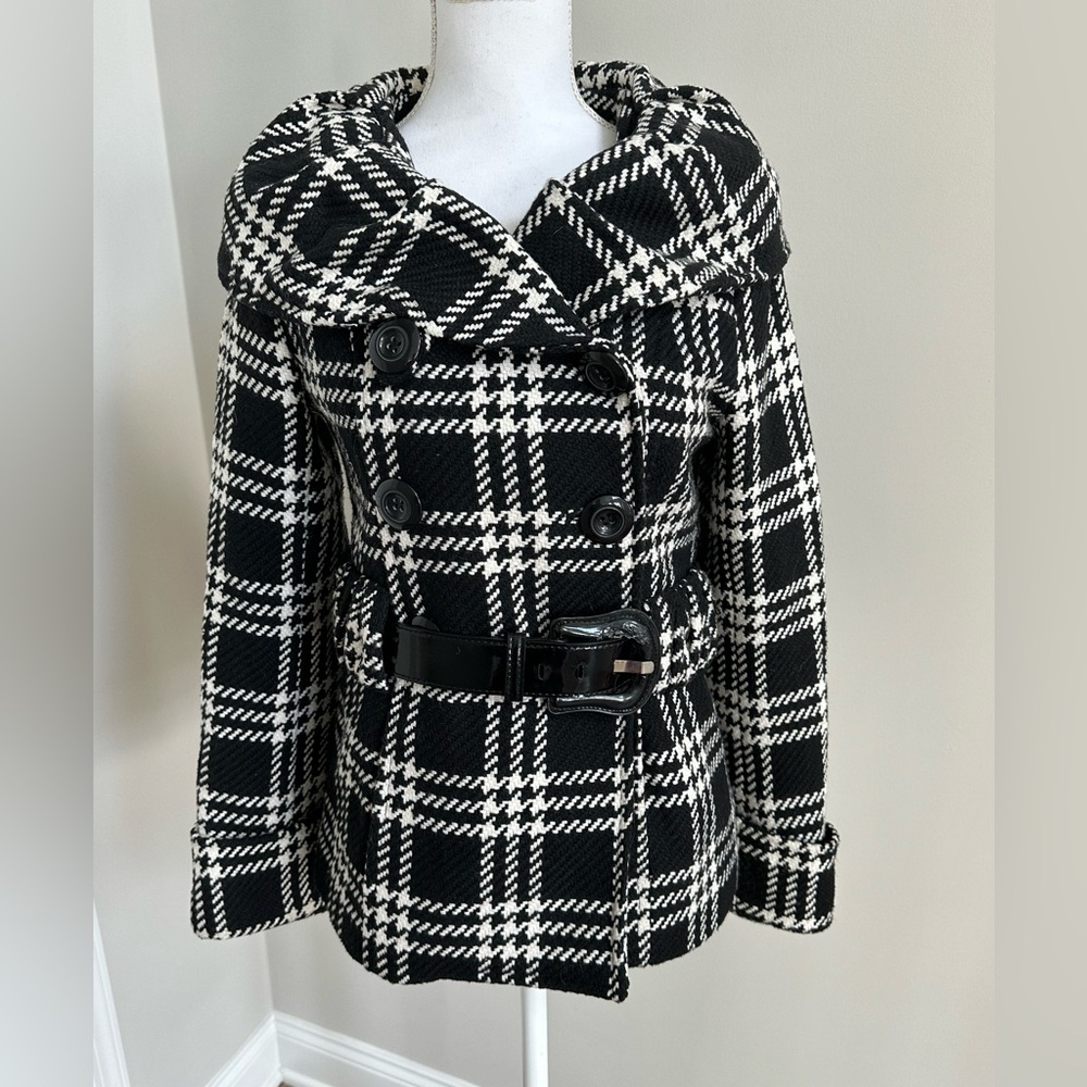 Coffee shop NYC plaid coat